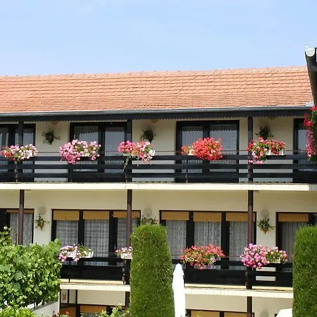 Guest house In With Balcony, Air Conditioning, Wifi 4826-1