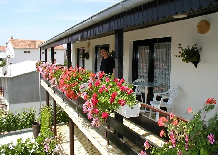 Gostinjska kuća In With Balcony, Air Conditioning, Wifi 4826-1