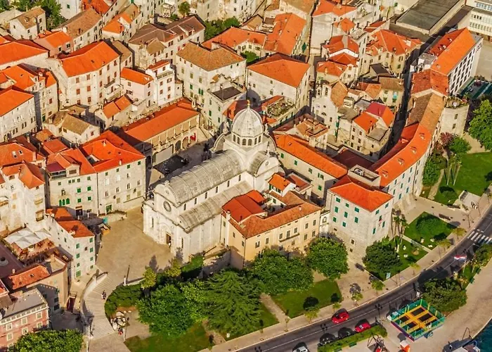 In With Balcony, Air Conditioning, Wifi 4826-1 *