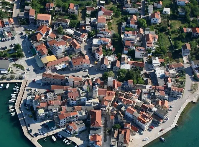 In With Balcony, Air Conditioning, Wifi 4826-1 Vodice